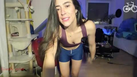 Tiny online show from December 1, 2025, 4:28 am