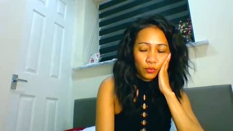 Snapshot of tinyasian911718 chatting on December 18, 2024, 6:14 pm Tinyasian911718 sweetinyasian instagram online show from December 18, 2024, 6:14 pm