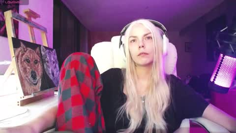 stage Kylie Sinner  brand CLITBAIT online show from September 22, 2025, 4:58 am