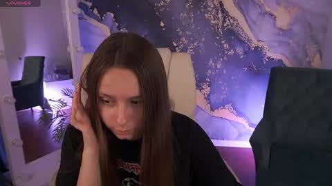 tinynataliee online show from June 8, 2026, 12:38 pm