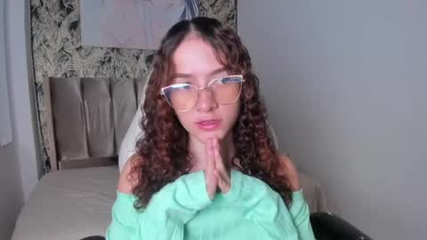 tinysophi online show from June 4, 2026, 2:23 pm