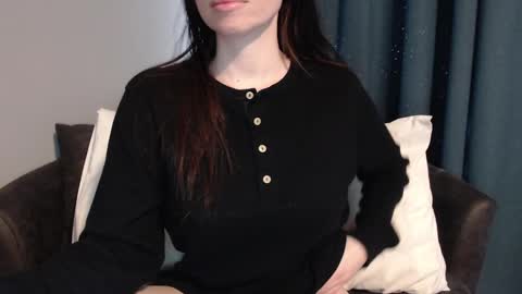 TinyyTina online show from January 2, 2025, 4:02 pm