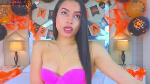 Snapshot of tiphani_walker_ chatting on October 28, 2025, 10:23 pm Tiphani Walker online show from October 28, 2025, 10:23 pm