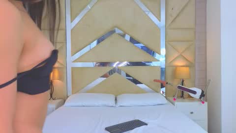 Snapshot of tiphani_walker_ chatting on December 5, 2025, 2:42 am Tiphani Walker online show from December 5, 2025, 2:42 am