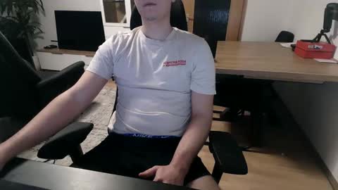 tobisk online show from December 15, 2024, 6:51 am