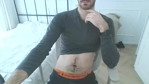 Snapshot of toja112 chatting on December 17, 2024, 8:56 am Martin online show from December 17, 2024, 8:56 am