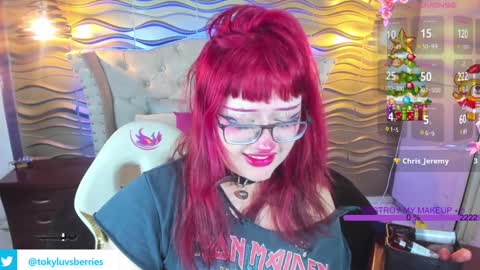 Snapshot of toky_doll chatting on December 18, 2024, 10:24 pm toky         online show from December 18, 2024, 10:24 pm