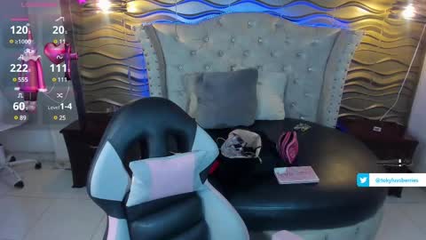 Snapshot of toky_doll chatting on February 18, 2025, 10:14 pm toky         online show from February 18, 2025, 10:14 pm