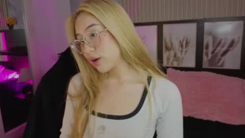 Snapshot of tokyoluu chatting on September 17, 2025, 10:00 pm tokyoluu online show from September 17, 2025, 10:00 pm