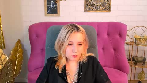 Tolli Moll online show from December 5, 2024, 9:06 am