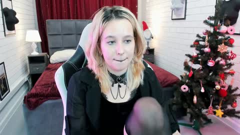 Tolli Moll online show from January 1, 2025, 11:27 am