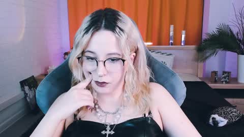 Tolli Moll online show from January 19, 2025, 8:29 am