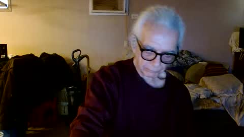 tom112292014 online show from April 17, 2026, 12:41 pm