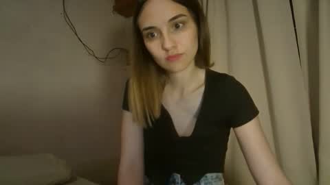 Snapshot of tom316972 chatting on October 14, 2025, 10:10 pm Flor online show from October 14, 2025, 10:10 pm