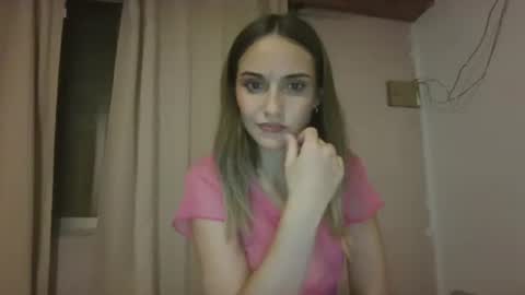 Snapshot of tom316972 chatting on March 1, 2026, 12:56 am Flor online show from March 1, 2026, 12:56 am