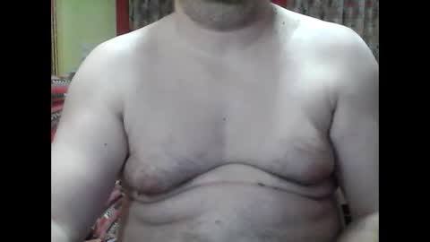 tom541453 online show from May 18, 2026, 8:47 pm