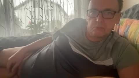 Tom online show from October 17, 2025, 2:52 pm