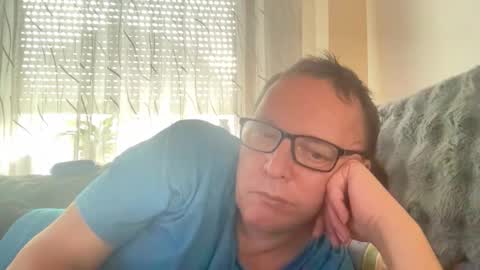 Tom online show from October 21, 2025, 2:07 pm