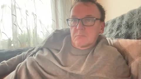 Tom online show from November 28, 2025, 2:42 pm