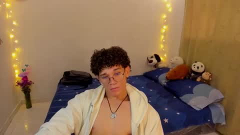 Tom Blue online show from November 14, 2025, 3:44 pm