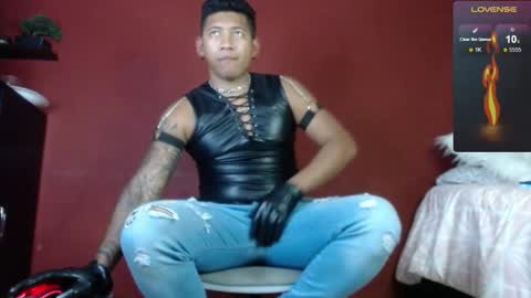 Tom online show from February 19, 2025, 2:33 am