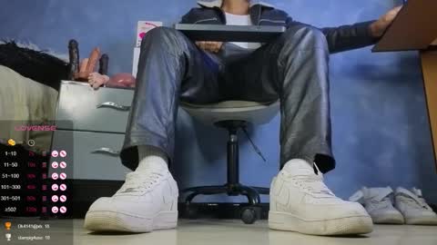 Tom online show from February 24, 2026, 2:26 pm