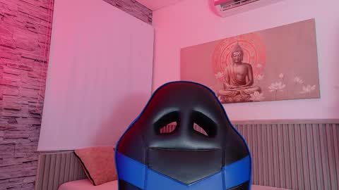 Tom muscle1 online show from December 15, 2025, 11:25 am