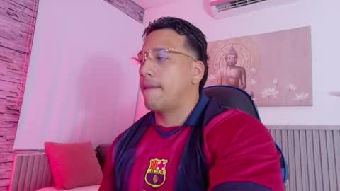 Tom muscle1 online show from March 7, 2026, 12:02 pm