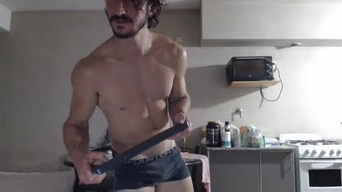 Snapshot of tom_show chatting on March 1, 2025, 2:26 am tom_show online show from March 1, 2025, 2:26 am