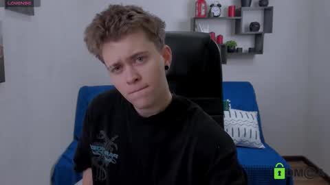 tomas_norton online show from December 19, 2025, 10:11 am