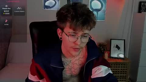 tomas_norton online show from April 4, 2026, 9:01 pm