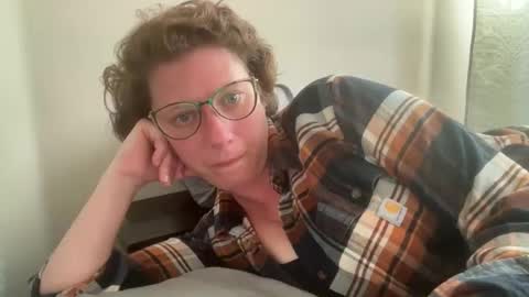 tomboy_girly online show from June 6, 2026, 9:41 pm