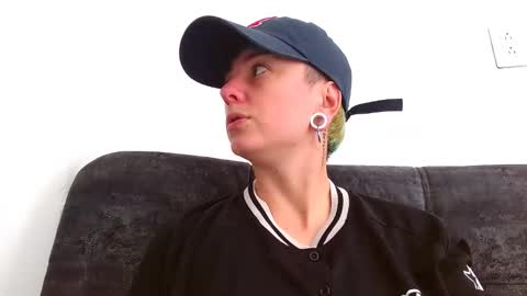 Blue online show from November 15, 2025, 4:25 pm