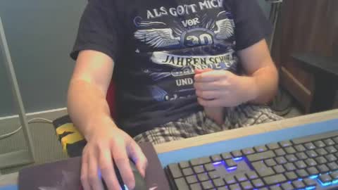 tomin3m online show from February 23, 2025, 7:28 pm