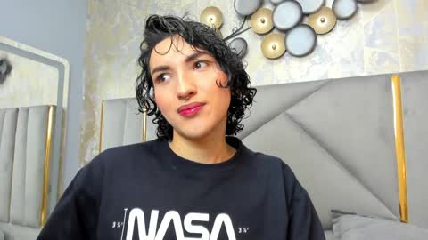 Snapshot of tomlondon_ chatting on January 30, 2025, 11:44 am online show from January 30, 2025, 11:44 am