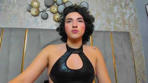 Snapshot of tomlondon_ chatting on February 14, 2025, 2:44 pm online show from February 14, 2025, 2:44 pm