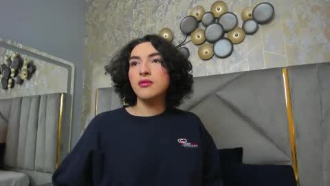 Snapshot of tomlondon_ chatting on February 19, 2025, 11:38 am online show from February 19, 2025, 11:38 am