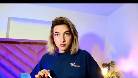 Snapshot of tomlondon_ chatting on September 16, 2025, 12:17 pm online show from September 16, 2025, 12:17 pm