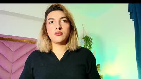 Snapshot of tomlondon_ chatting on October 2, 2025, 11:39 am online show from October 2, 2025, 11:39 am