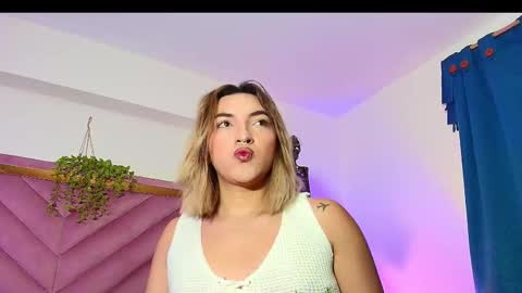 Snapshot of tomlondon_ chatting on October 10, 2025, 10:14 am online show from October 10, 2025, 10:14 am