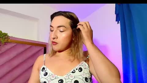 Snapshot of tomlondon_ chatting on October 21, 2025, 1:01 pm online show from October 21, 2025, 1:01 pm