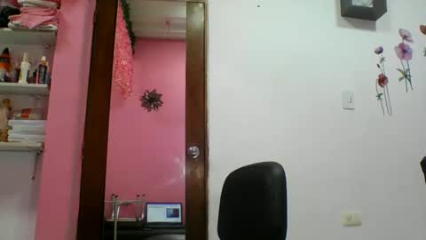 Snapshot of tomm_kors chatting on October 20, 2025, 3:51 am tomm online show from October 20, 2025, 3:51 am