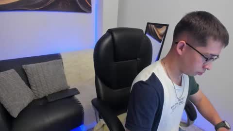 Snapshot of tommas_johnson chatting on February 25, 2026, 4:00 am Tomas online show from February 25, 2026, 4:00 am