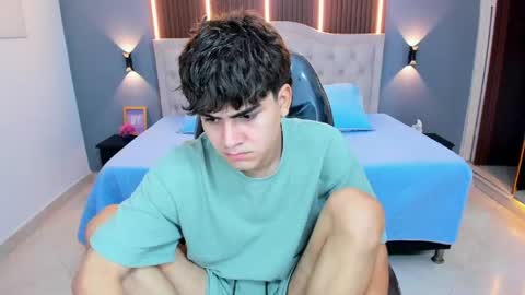 Snapshot of tommy18__ chatting on April 24, 2026, 3:53 am Tommy online show from April 24, 2026, 3:53 am