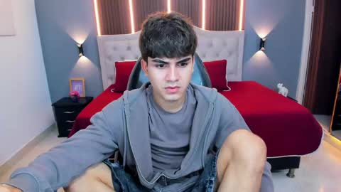 Snapshot of tommy18__ chatting on May 26, 2026, 3:35 am Tommy online show from May 26, 2026, 3:35 am