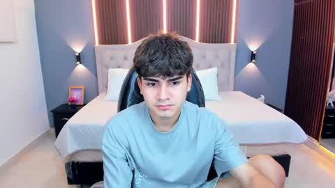 Snapshot of tommy18__ chatting on June 6, 2026, 4:17 am Tommy online show from June 6, 2026, 4:17 am