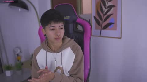 Blue  online show from September 22, 2025, 1:02 pm