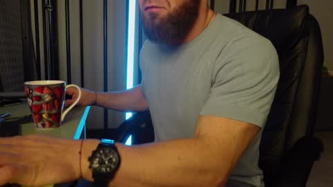 Snapshot of tommy_burnzzz chatting on January 19, 2025, 2:36 am tommy burnzzz online show from January 19, 2025, 2:36 am