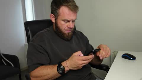 Snapshot of tommy_burnzzz chatting on October 6, 2025, 10:45 am tommy burnzzz online show from October 6, 2025, 10:45 am