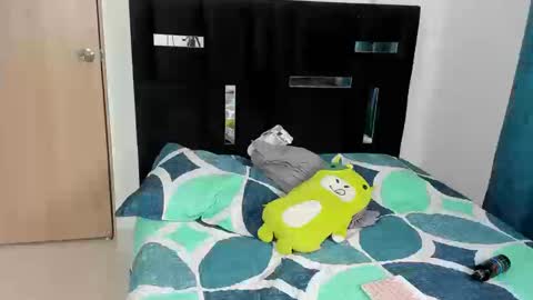   online show from September 26, 2025, 10:36 pm